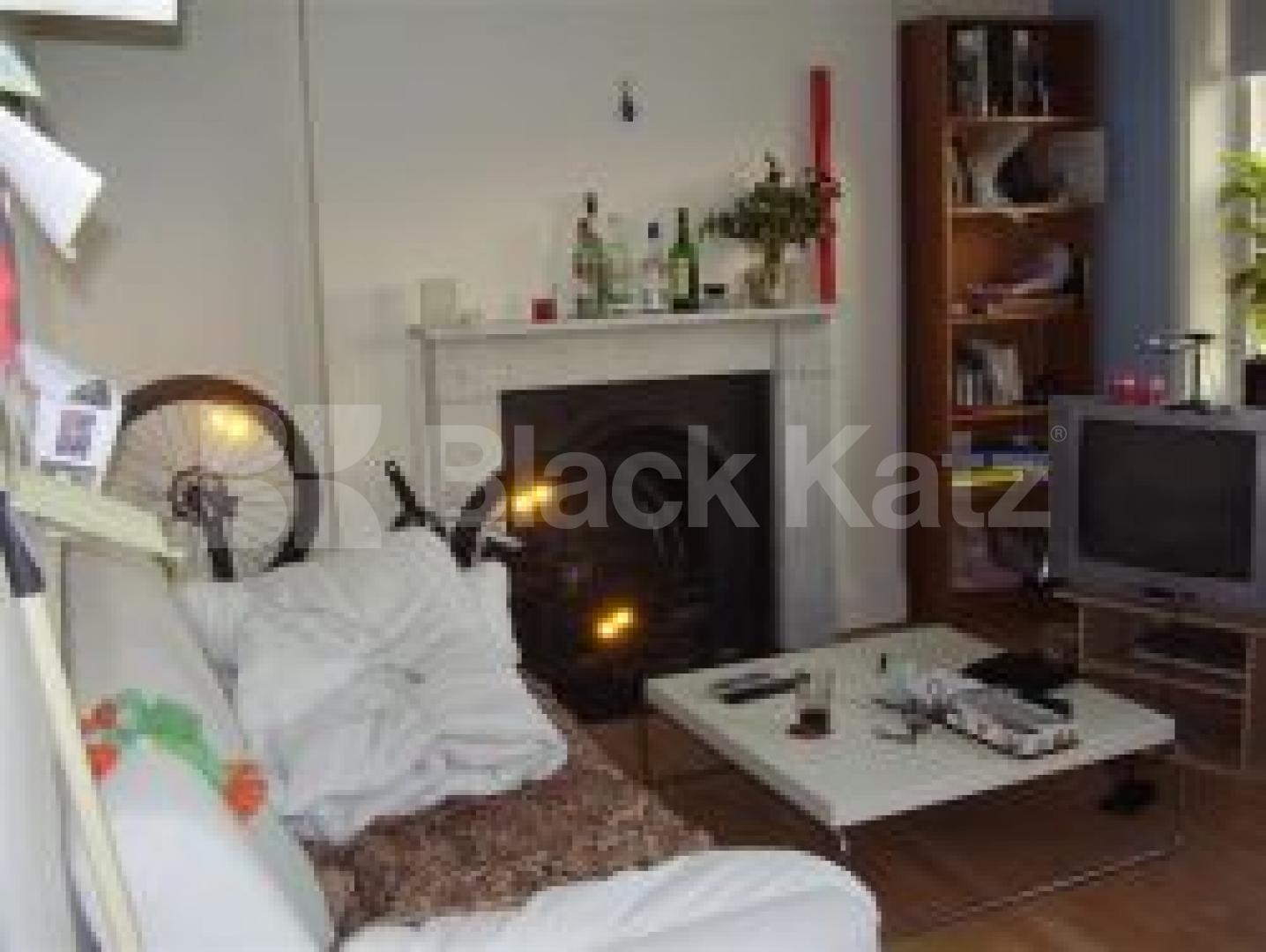 			LOCATION LOCATION LOCATION !!!, 1 Bedroom, 1 bath, 1 reception Flat			 Chapel Market, ISLINGTON